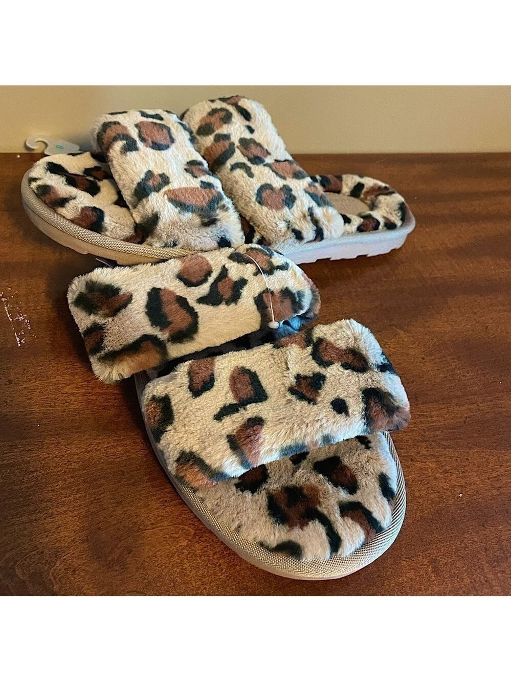 Stars Above Leopard Fuzzy Slippers Size 9 NWT